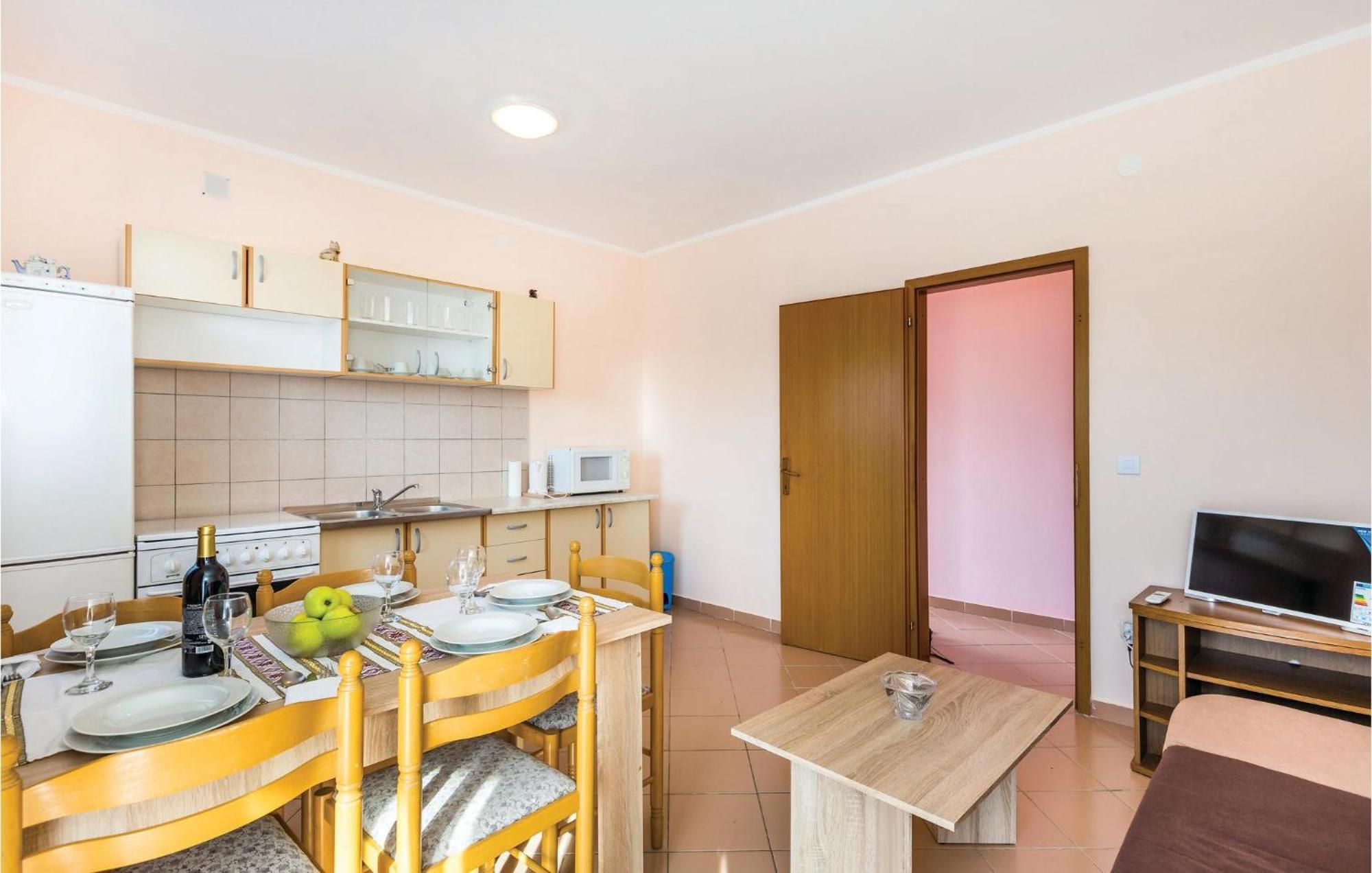 Nice Apartment In Matulji With Kitchen Екстериор снимка